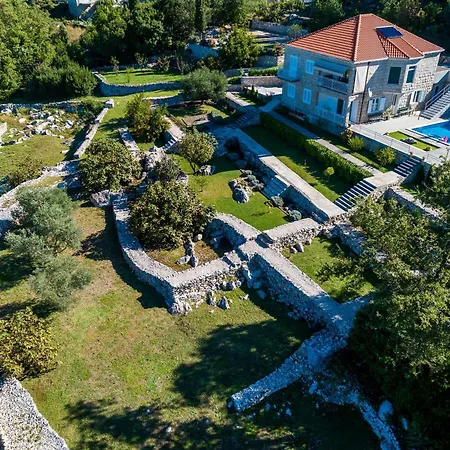 Oasis Cypress Villa Čilipi