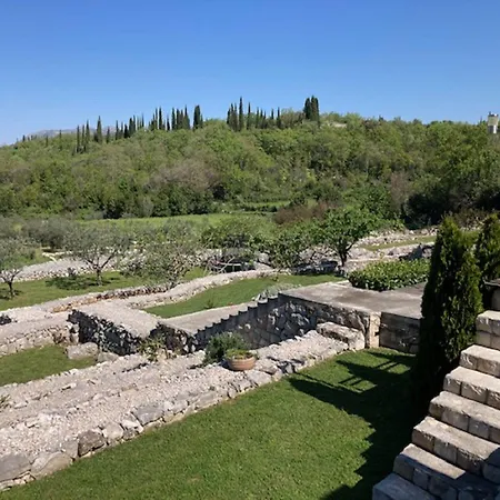 Oasis Cypress Villa Čilipi
