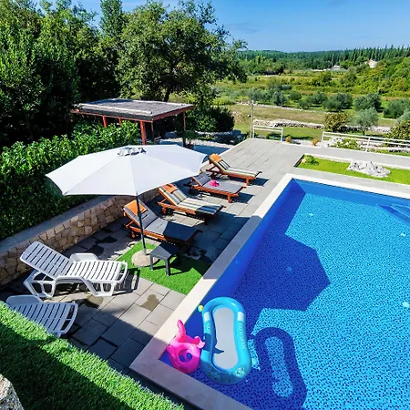 Oasis Cypress Villa *