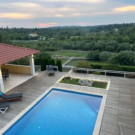 Villa Oasis Cypress