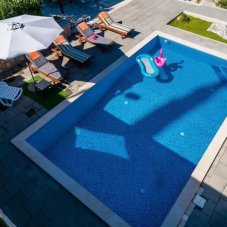 Oasis Cypress Villa Čilipi