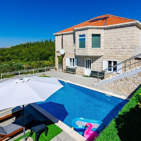 Oasis Cypress Villa Čilipi