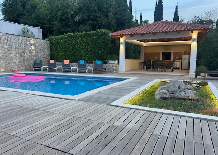 Oasis Cypress Villa Čilipi